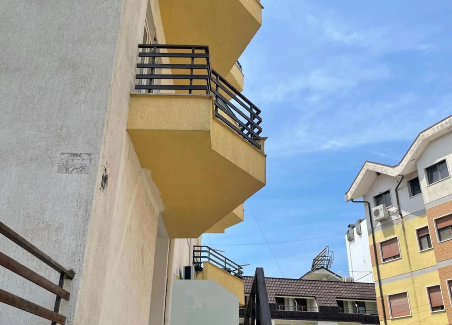 Klevi Apartments Golem